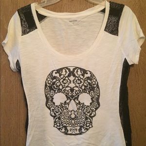 Express medium lace Skull tshirt